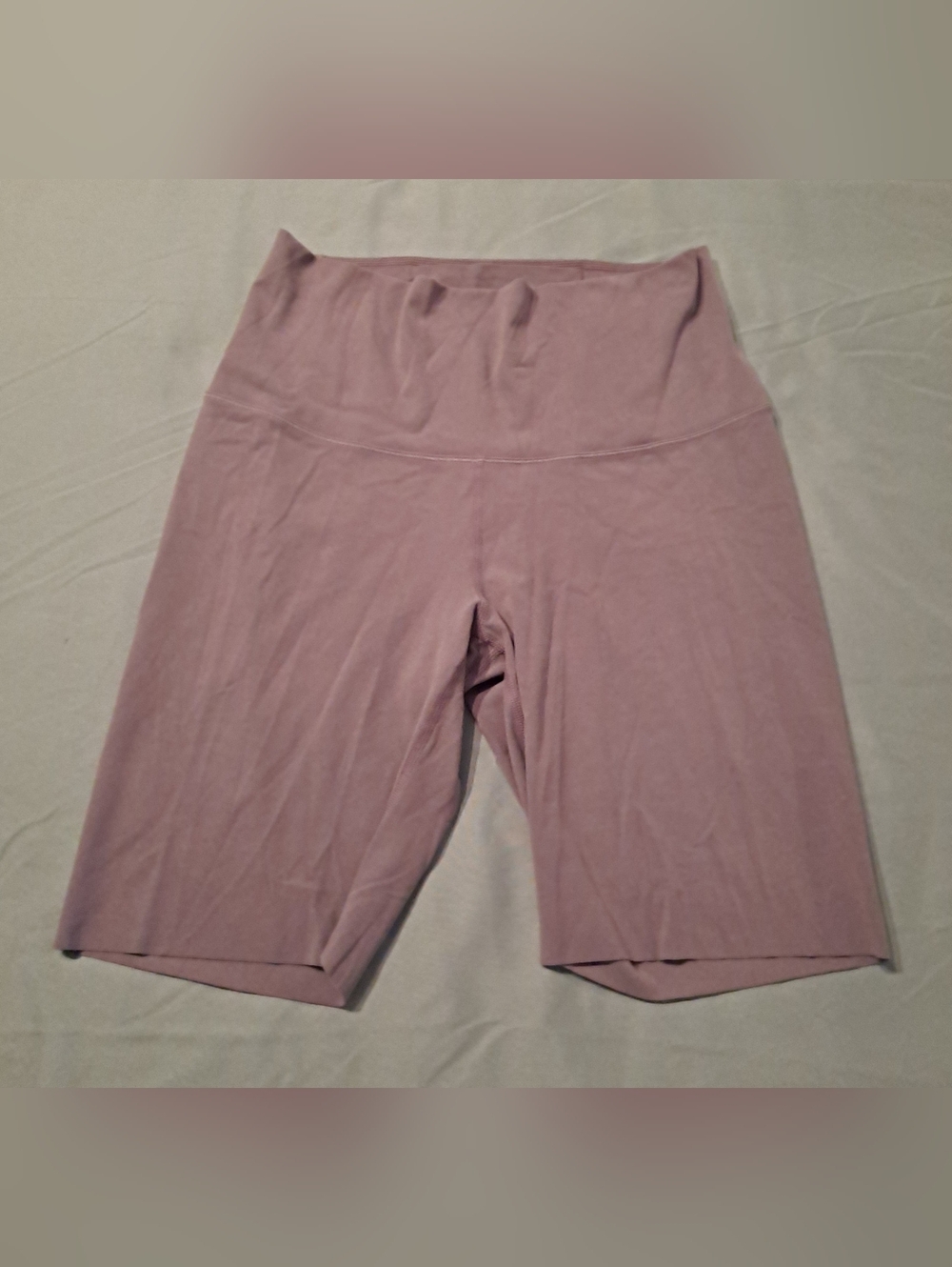 Nike Zenvy Light purple high rise women's bikers shorts size Medium